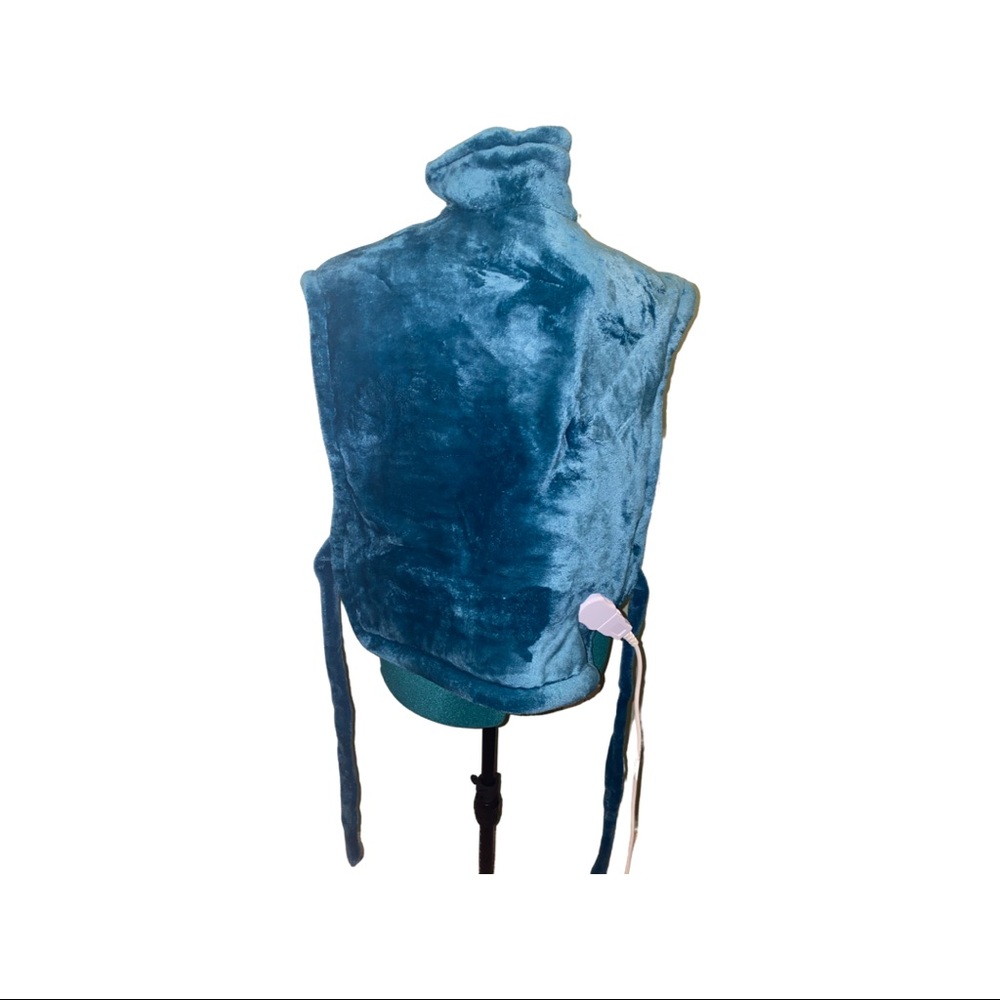 Heating pad for neck back and shoulders